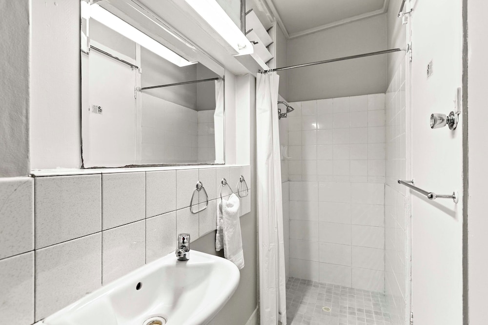 Arkana Motel Maryborough, SureStay Collection by BW 65/67