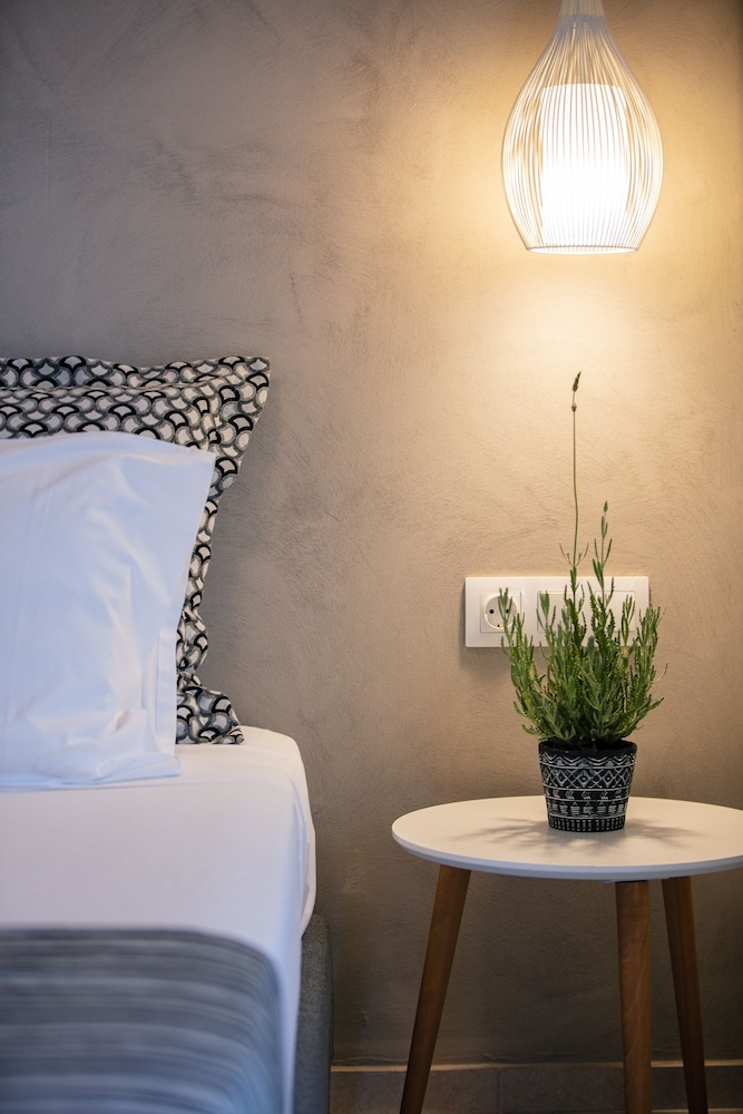 Anthos Apartments 8/56