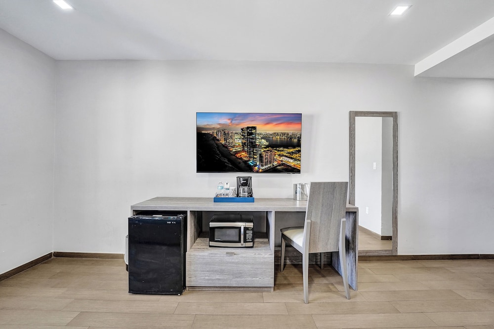 Sheldon Hotel 48/64