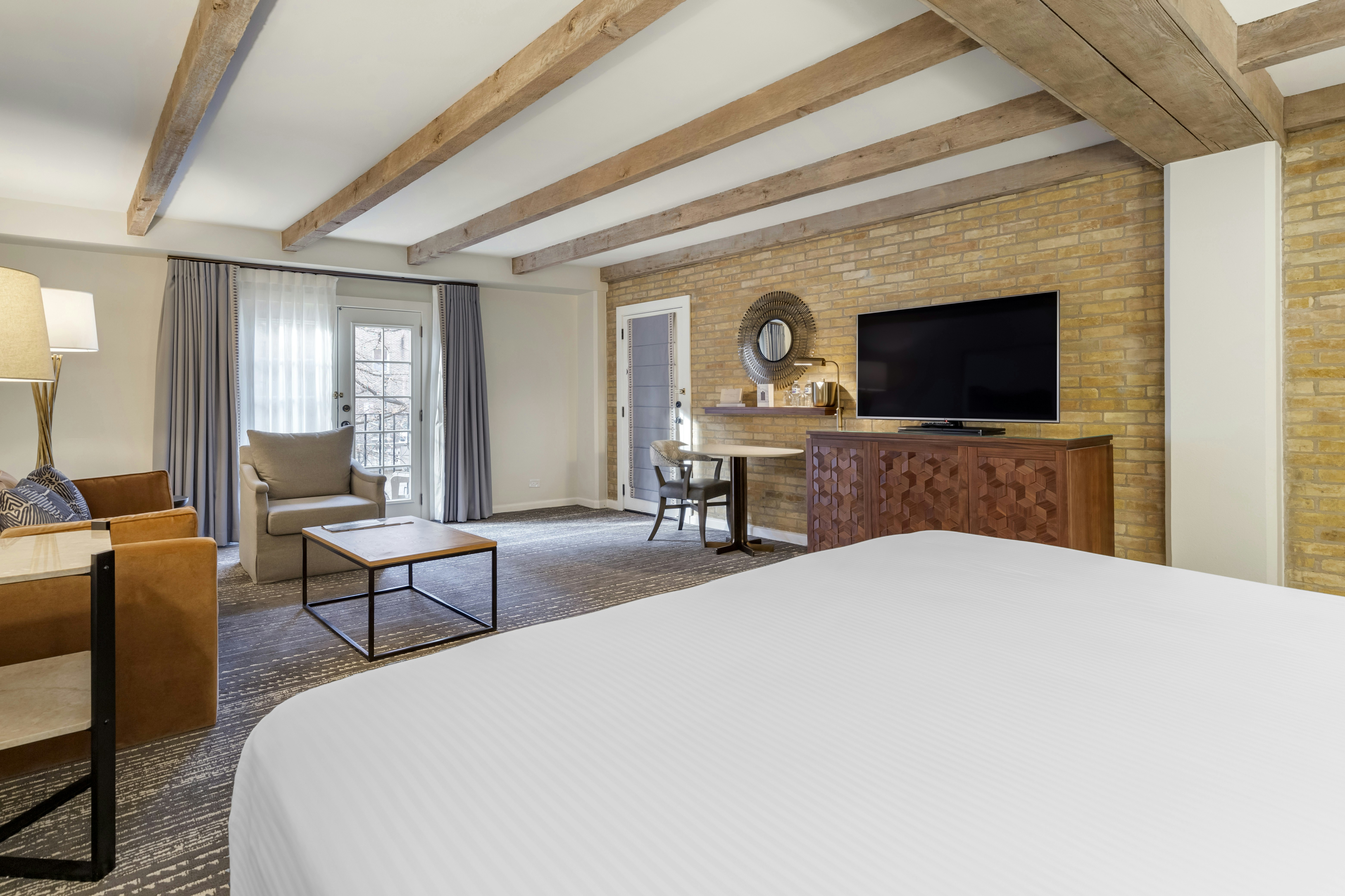 Ambassador, King Bed, River View, Shared Balcony