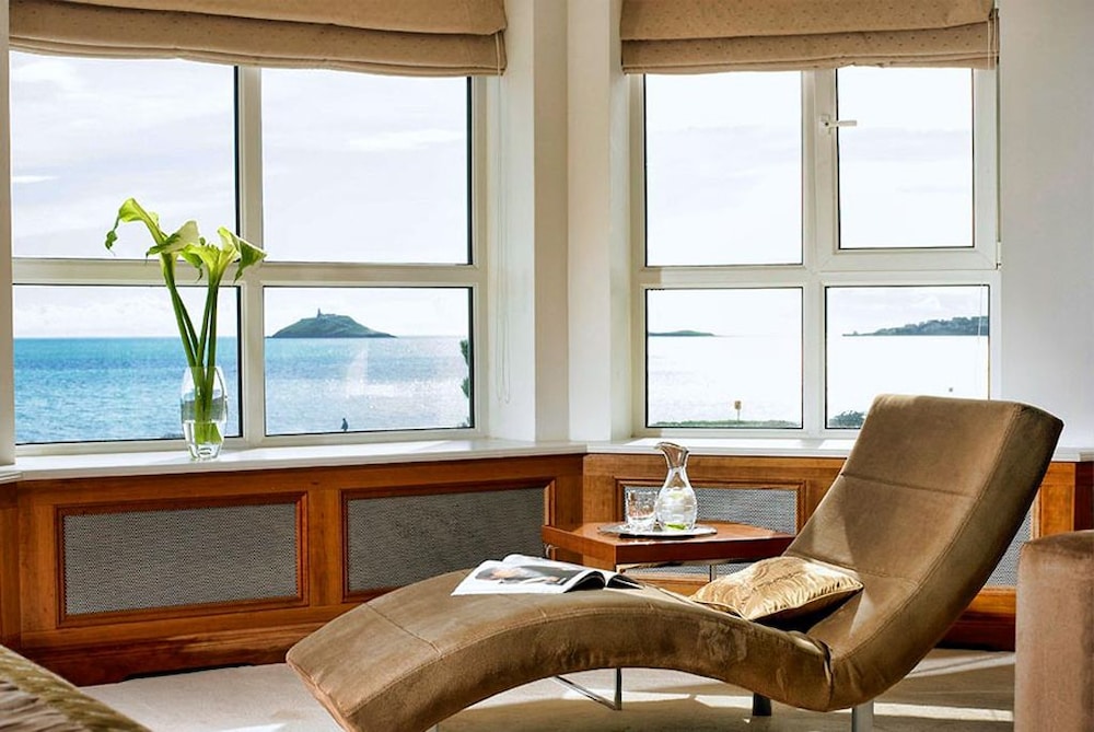 Garryvoe Hotel 32/53