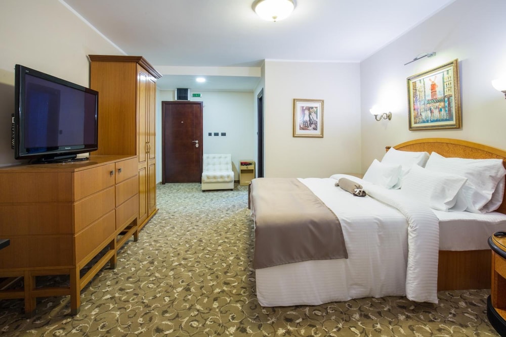 Sterling Hotel 17/49