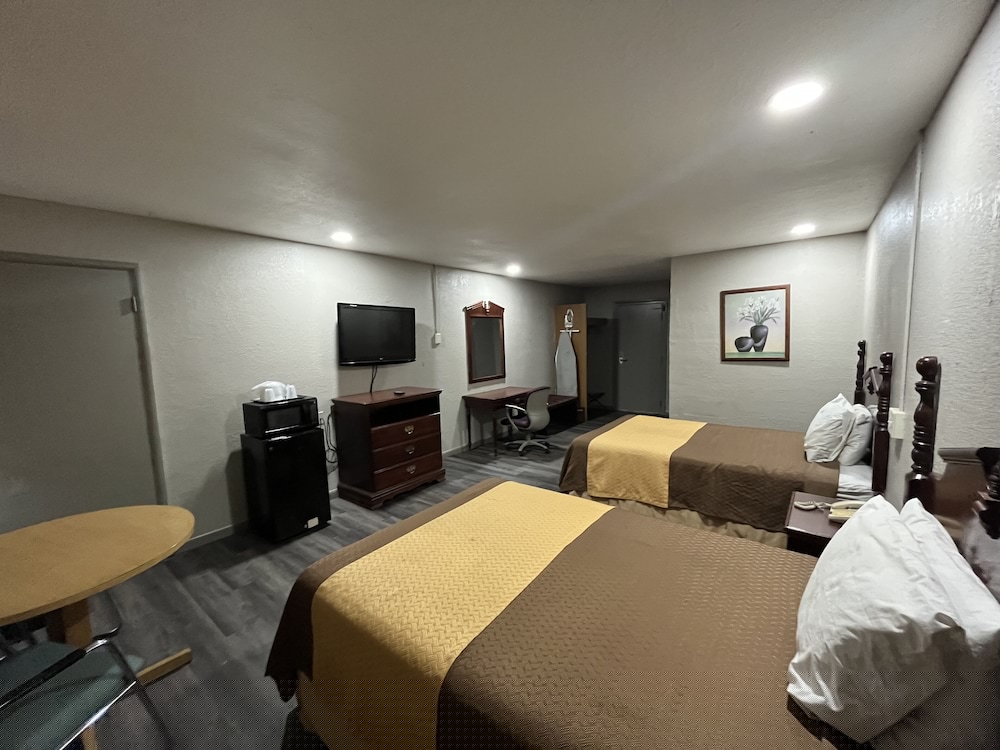 Mid Towne Inn Suites San Antonio 20/43