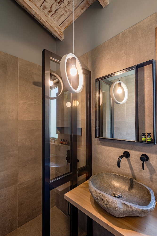 Anthemion Suites And Villas 50/50