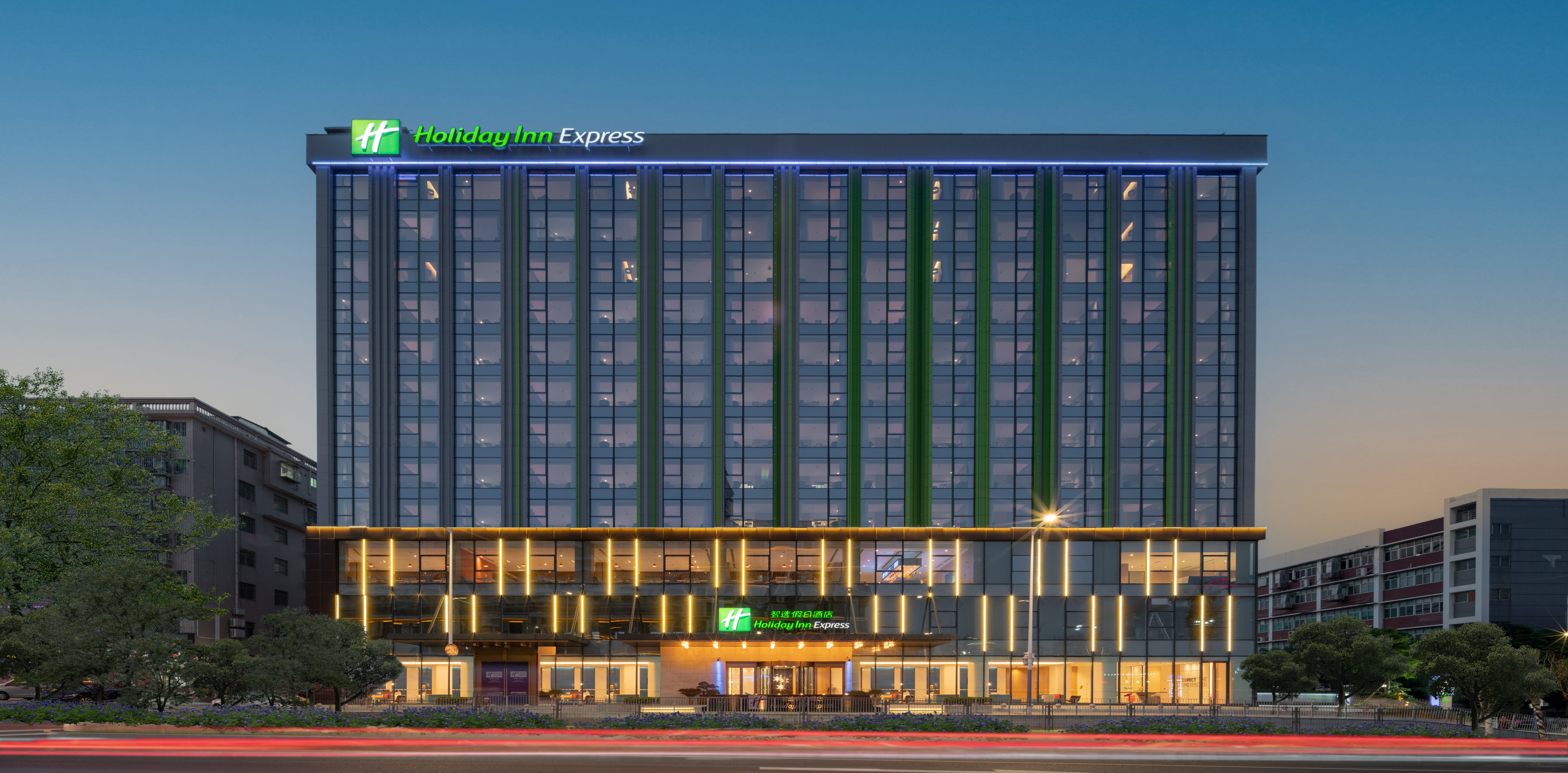 Holiday Inn Express Shenzhen Longhua 1/77