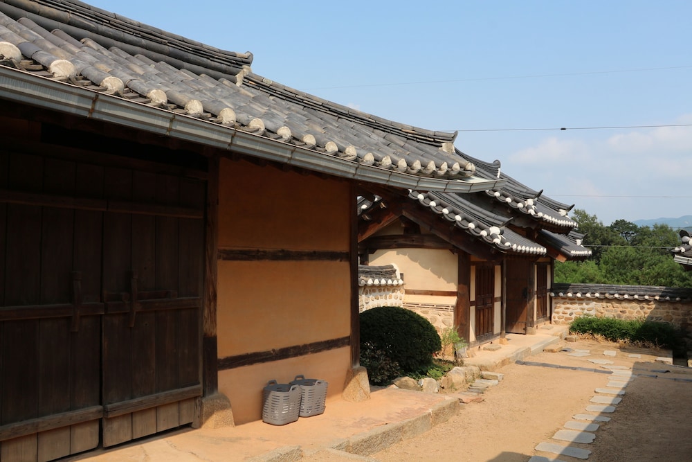 Gyeamgotaek 2/48