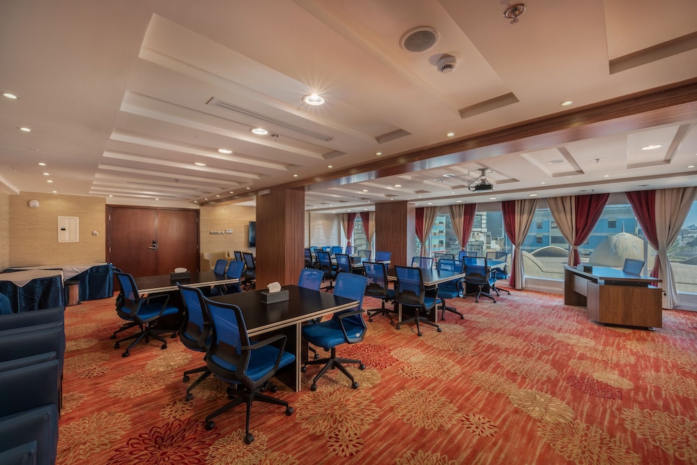 بلو إن(Blue Inn Hotel) 33/39