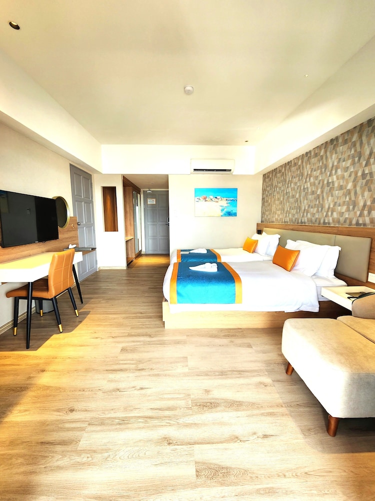 Amalthea Hotel 18/50