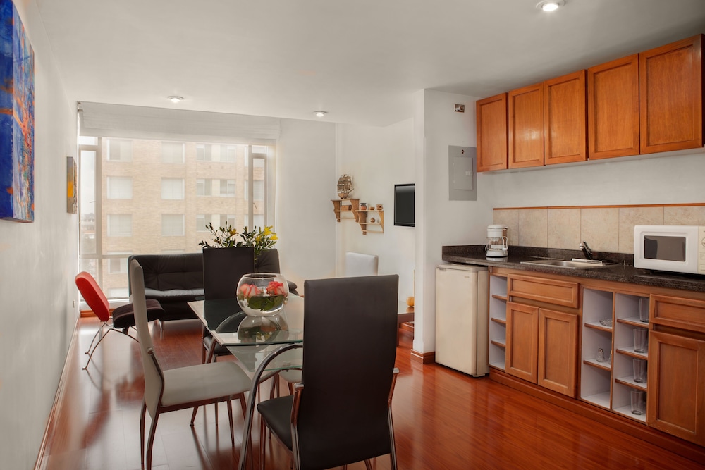 Cora 96 Street Suites and Apartments 10/50