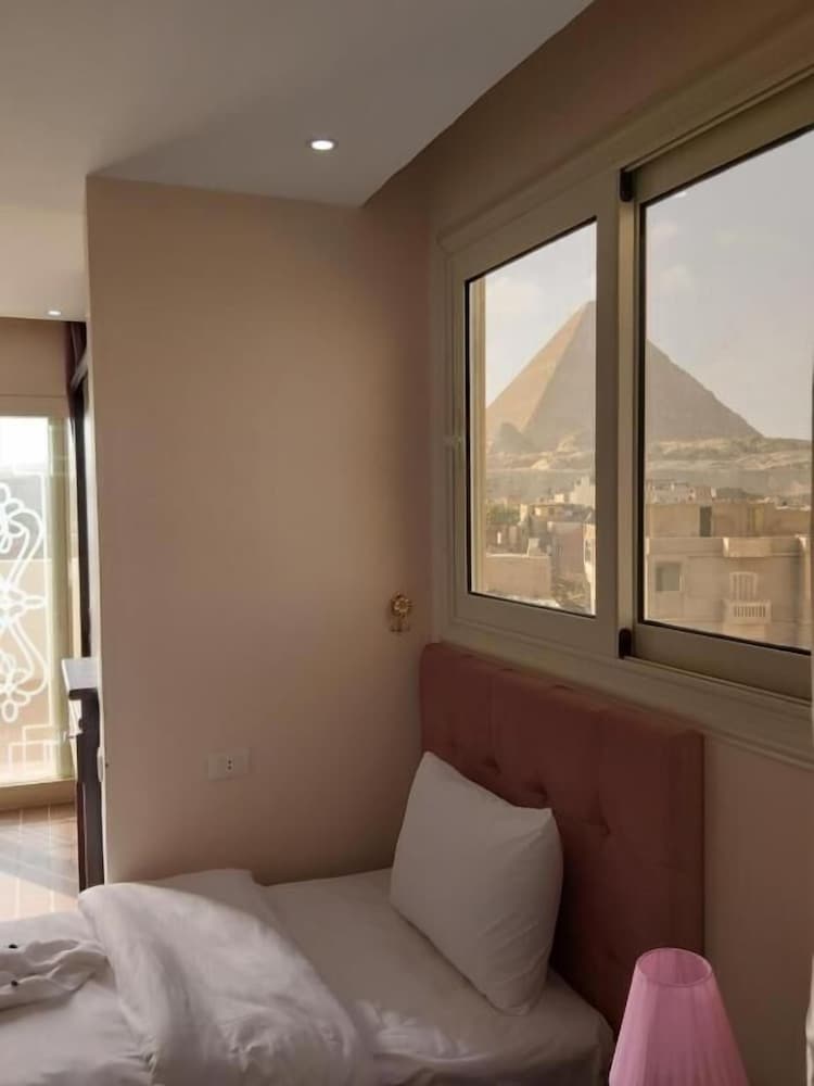 Pyramids Plateau Hotel 14/41