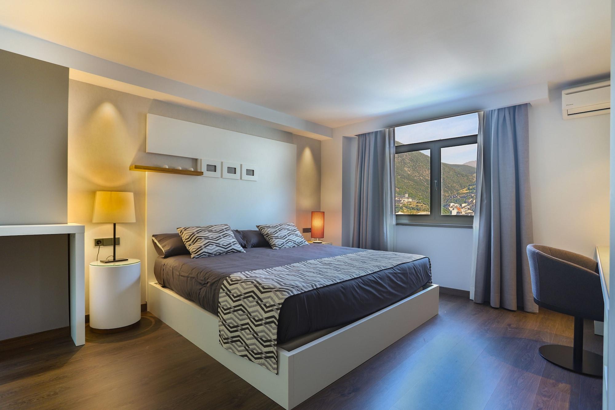 جناح جونيور، Panorama Hotel 2/5