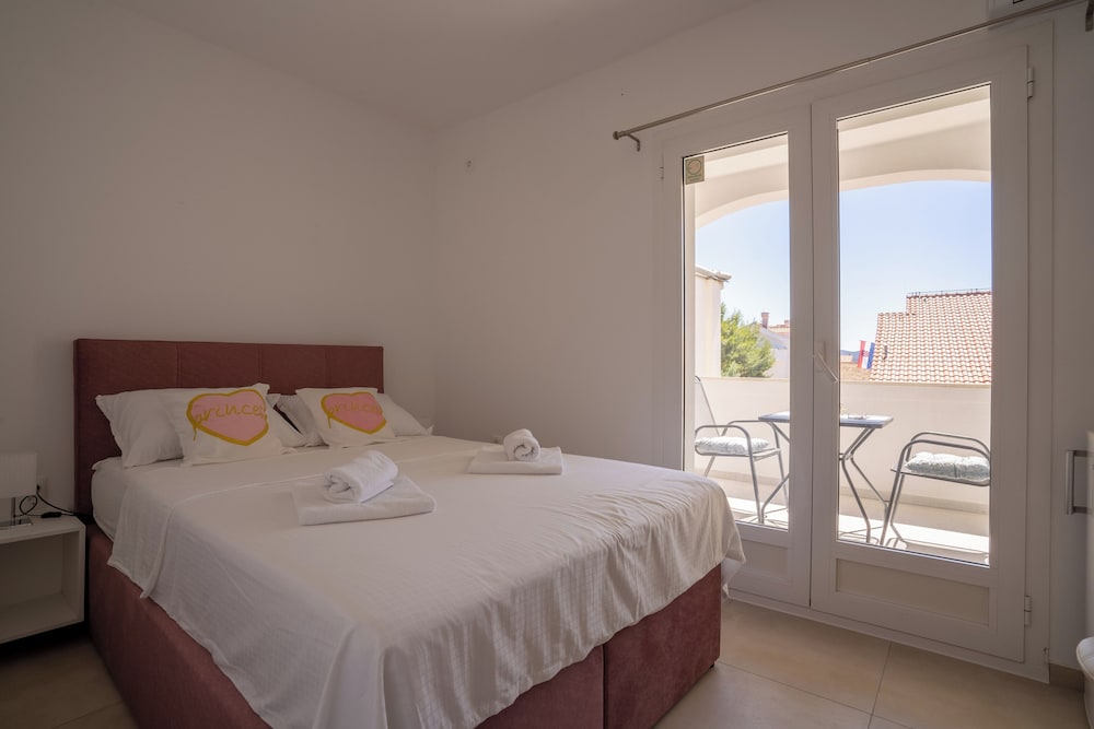 PETRA APARTMENTS 写真3