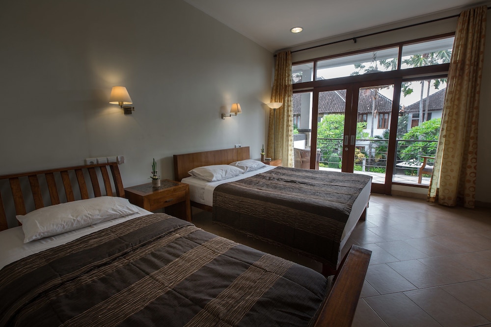 Ecosfera Hotel 7/50