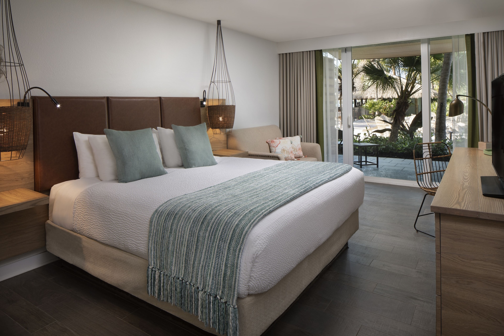 King Bed, Ocean Front, Sofa