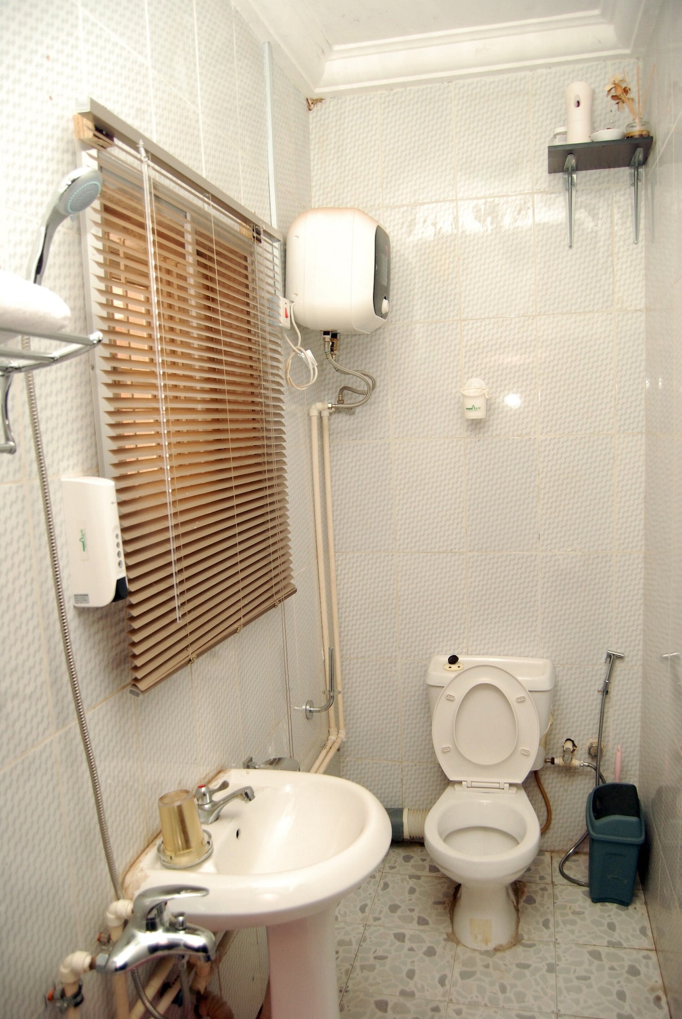 ROOM, DOUBLE BED