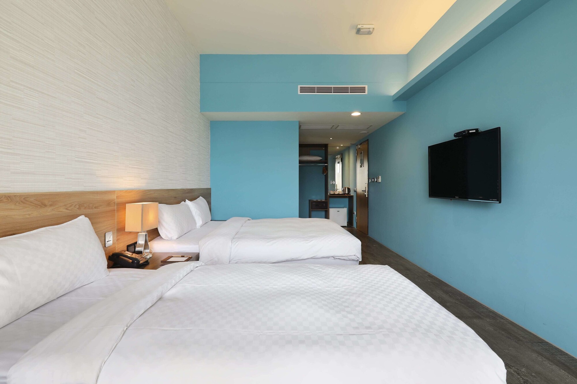 ROOM, TRIPLE