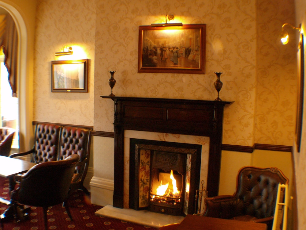 Normanhurst Hotel 4/50