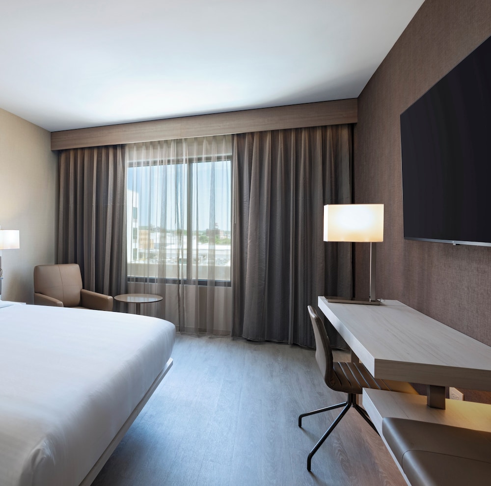 Ac Hotel By Marriott Waco Downtown 17/50