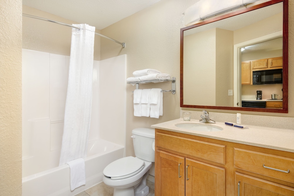 Candlewood Suites Kenosha 15/39