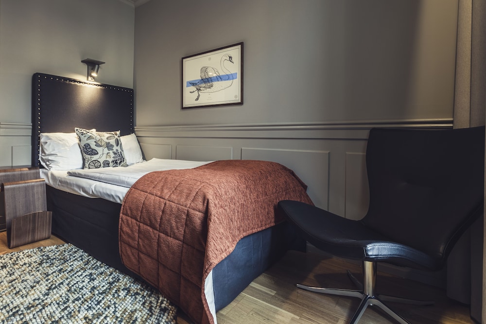 Hotel Poseidon 8/40