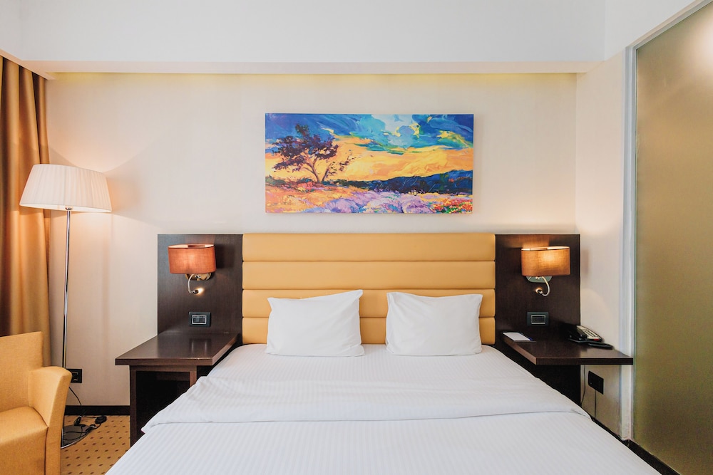 Comfort Hotel Astana 16/70