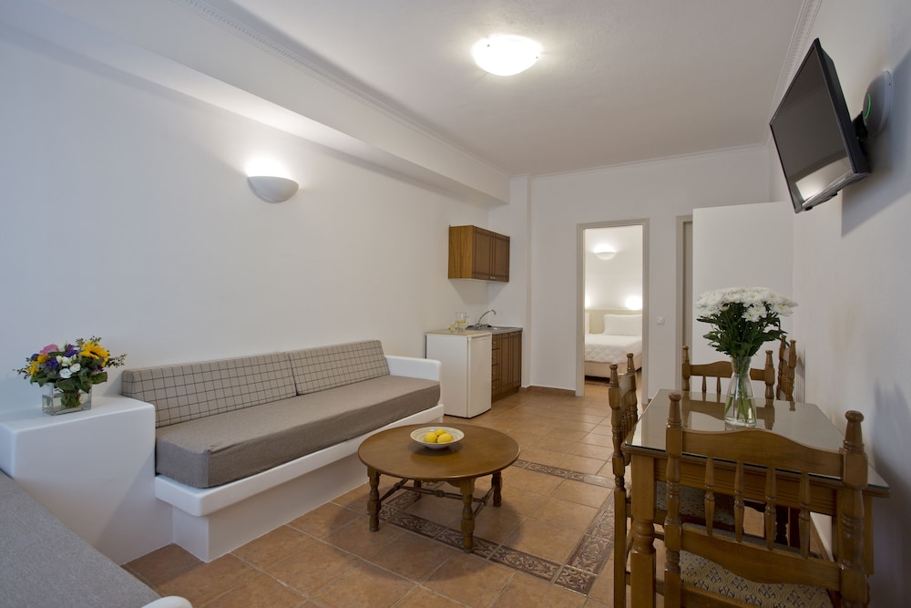 Alexandra Hotel 45/63