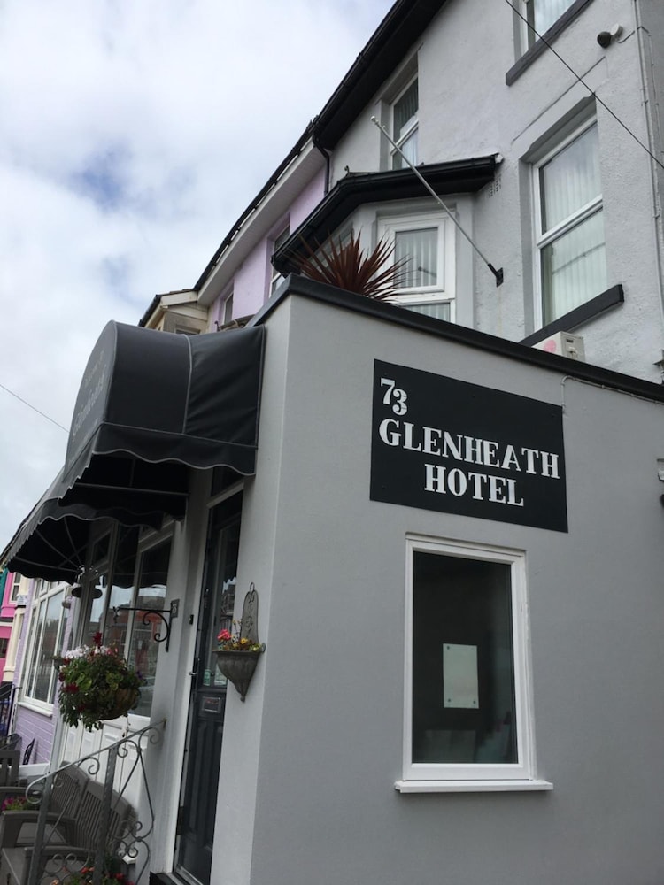 Glenheath Hotel 1/49