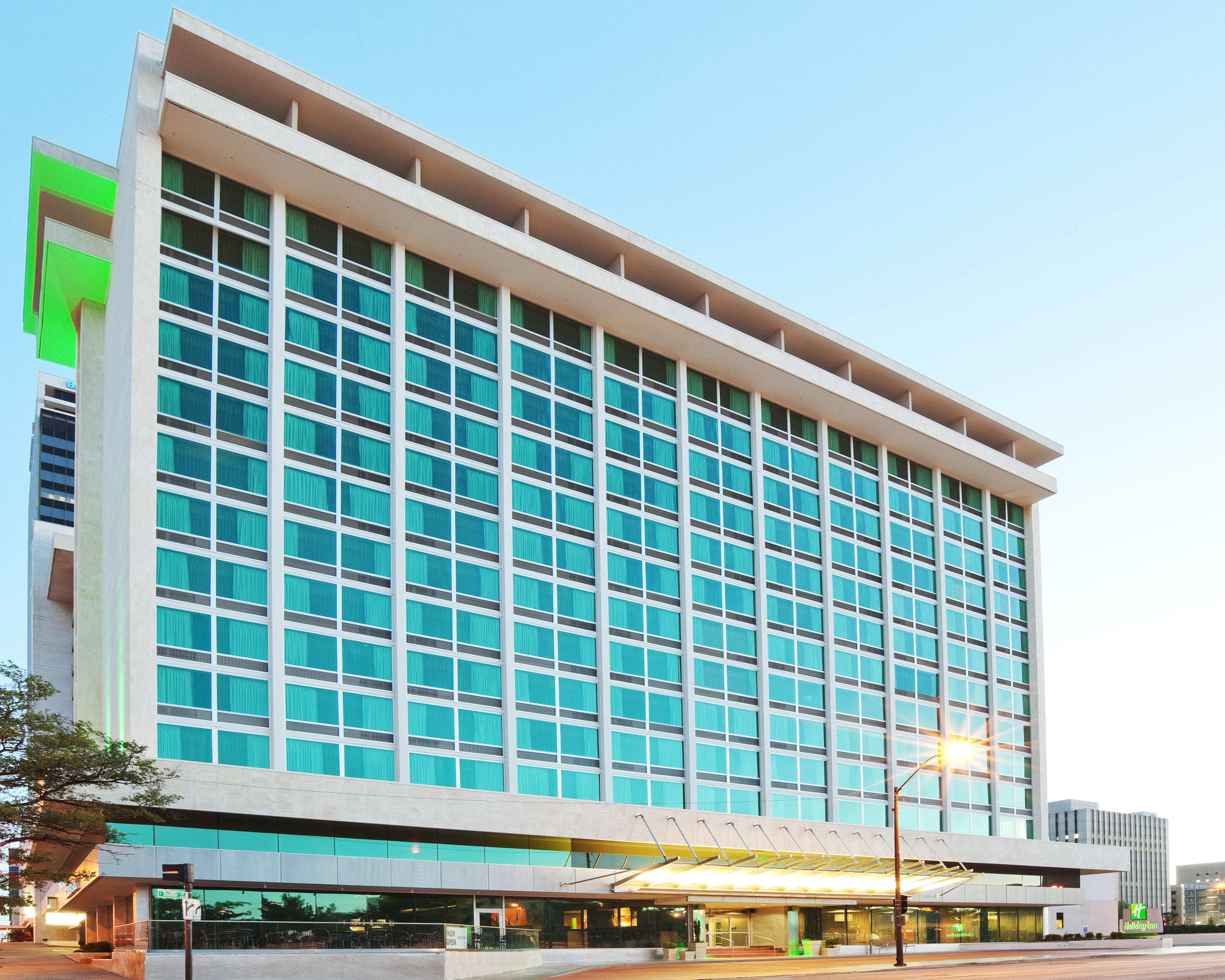 17 West Hotel 2/35