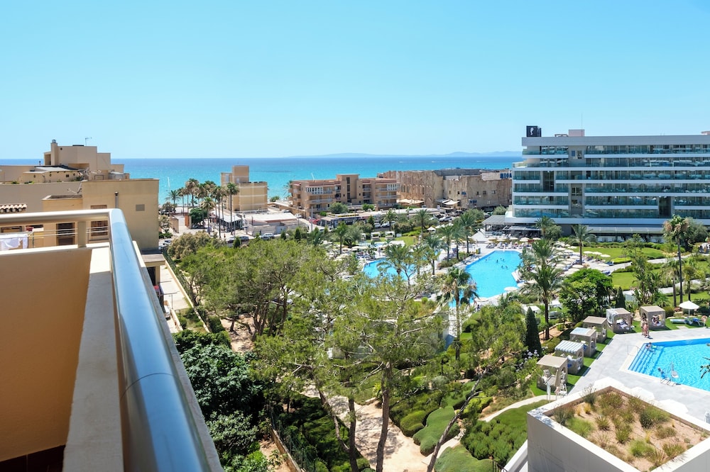 Cabot Tres Torres Apartamentos 63/65