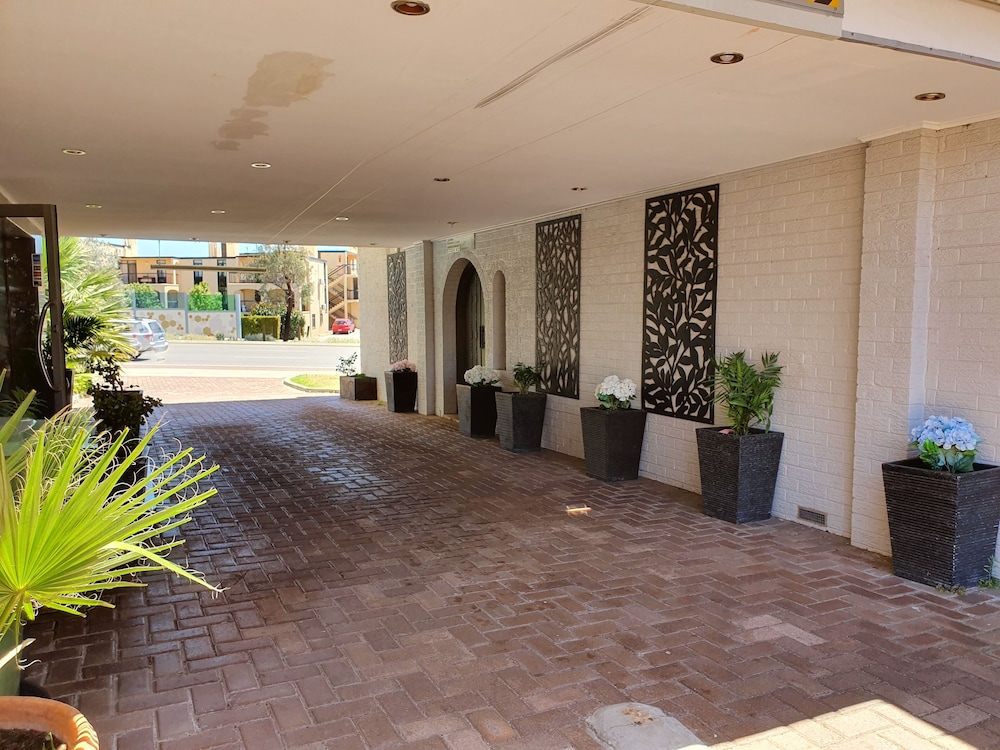 Econo Lodge Rivervale 48/60