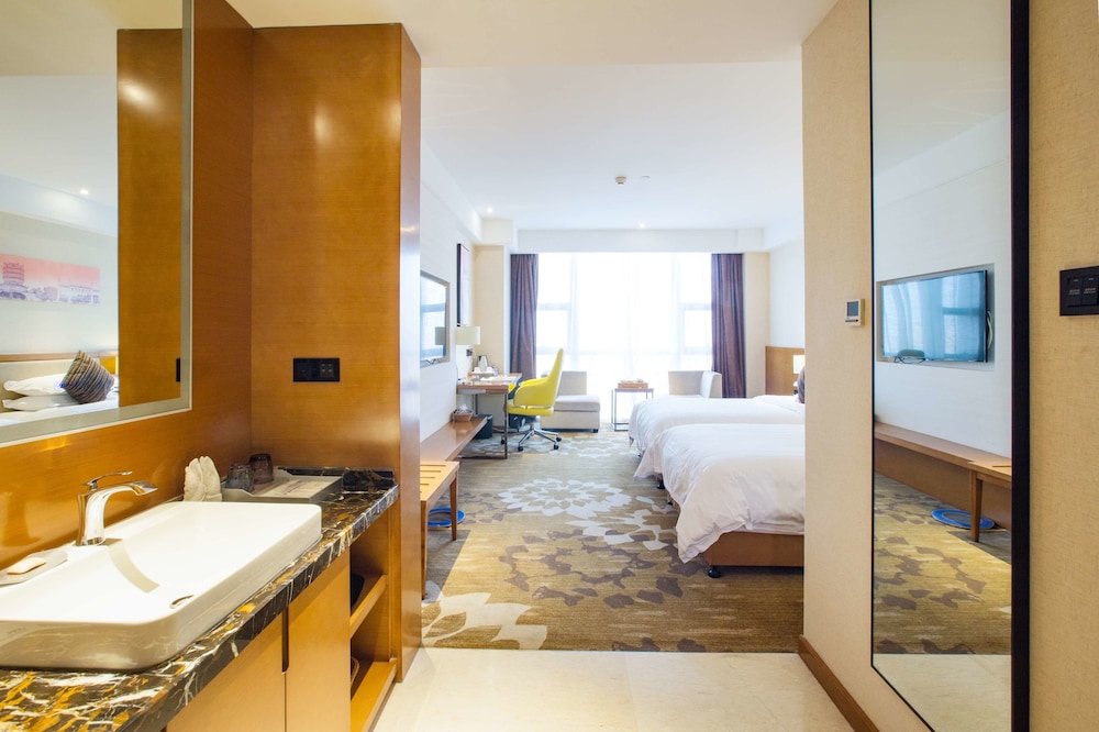 Ramada Encore by Wyndham Wuhan 19/42