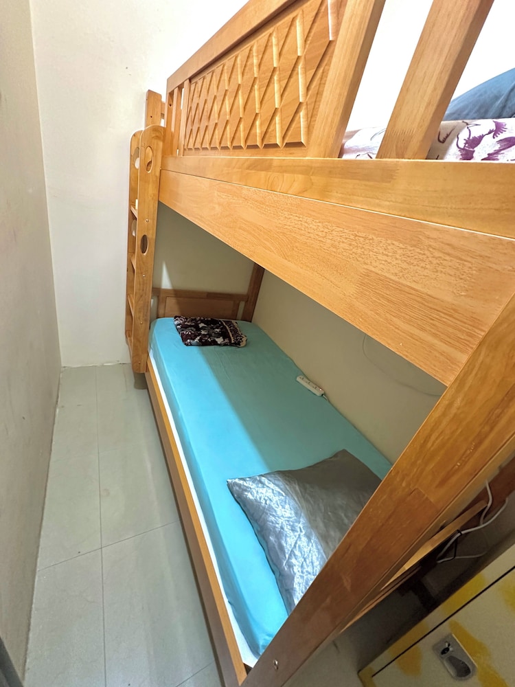 Heartland Hostel 24/44