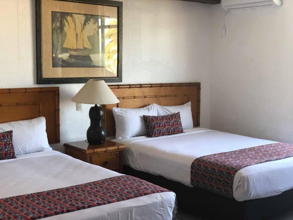Zona Dorada Inn 23/50