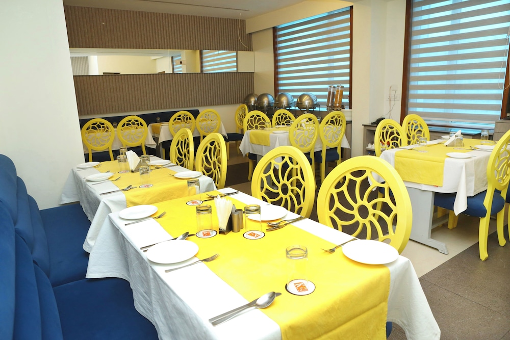 Karon Hotel Lajpat Nagar 51/60