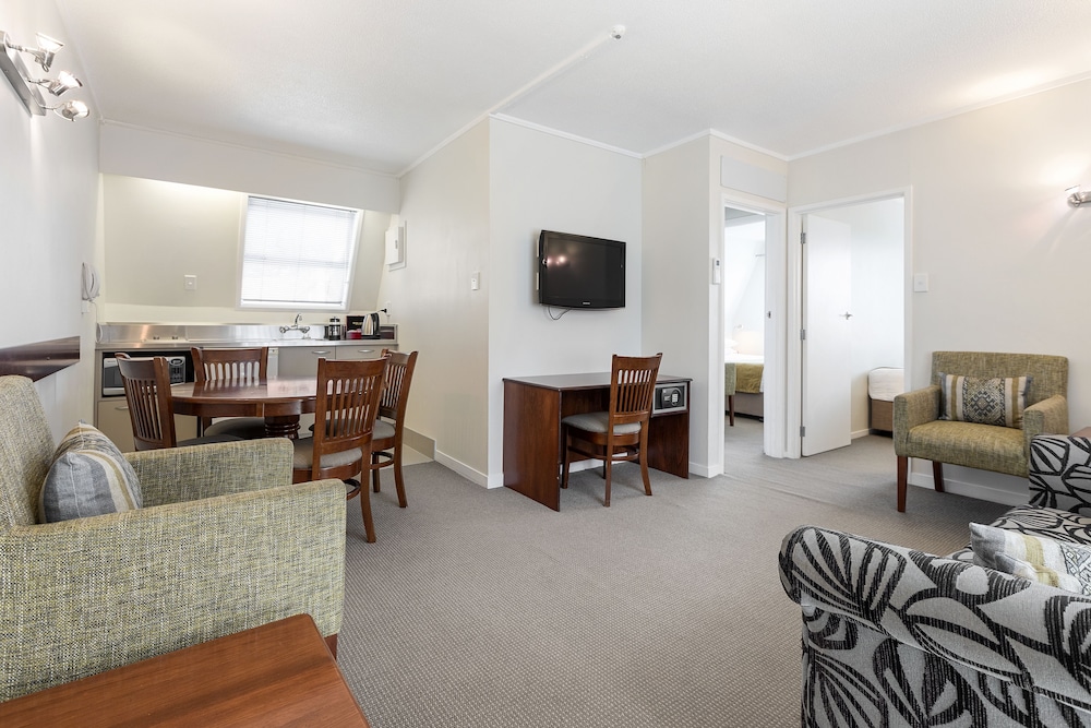 The Parnell Hotel and Conference Centre 22/27