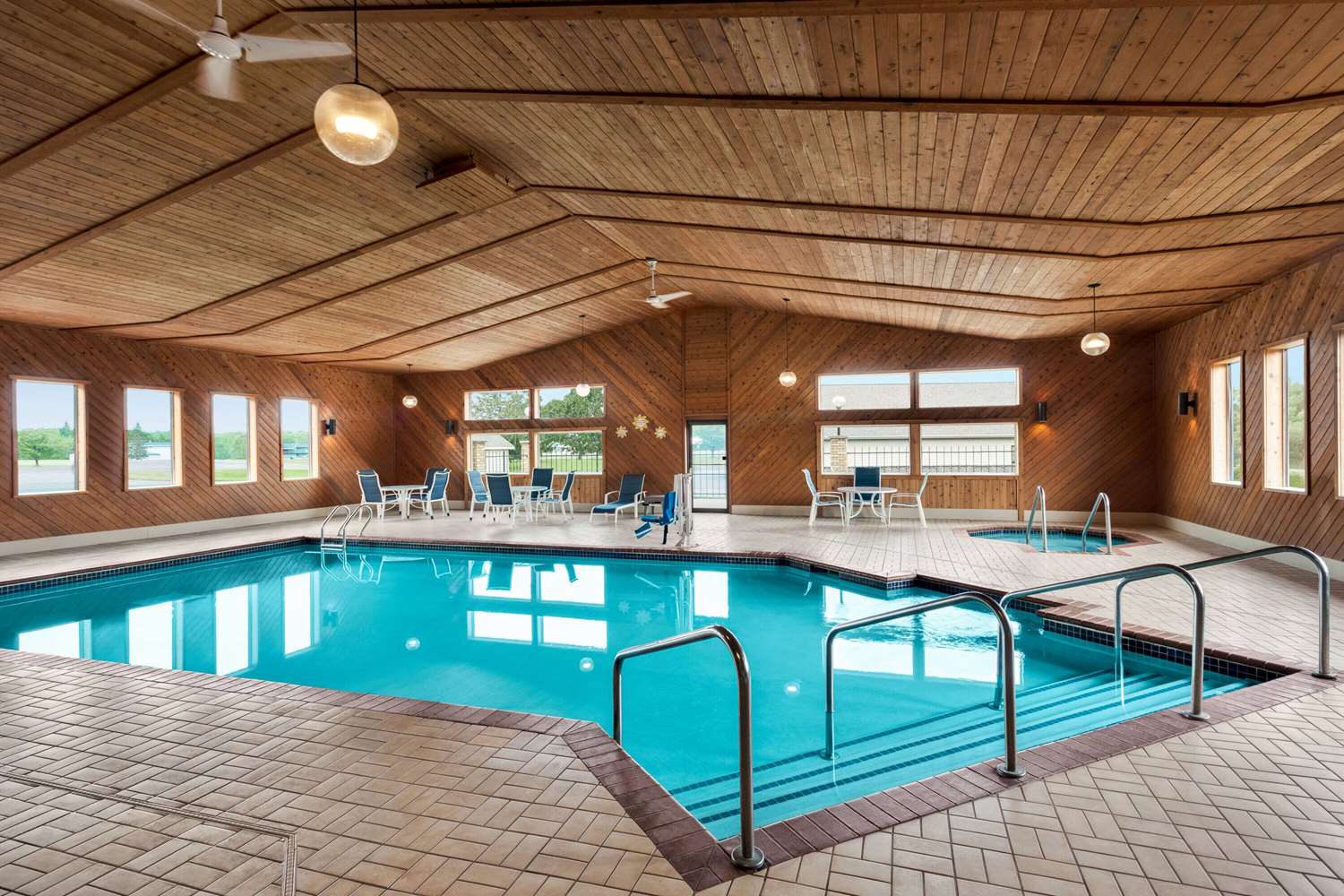 Days Inn by Wyndham Hurley 15/26