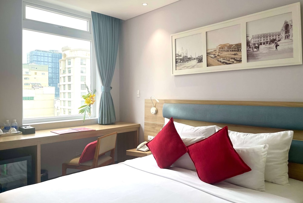 Adora Mira Hotel (formerly Ramada Encore By Wyndham Saigon D1) 15/50