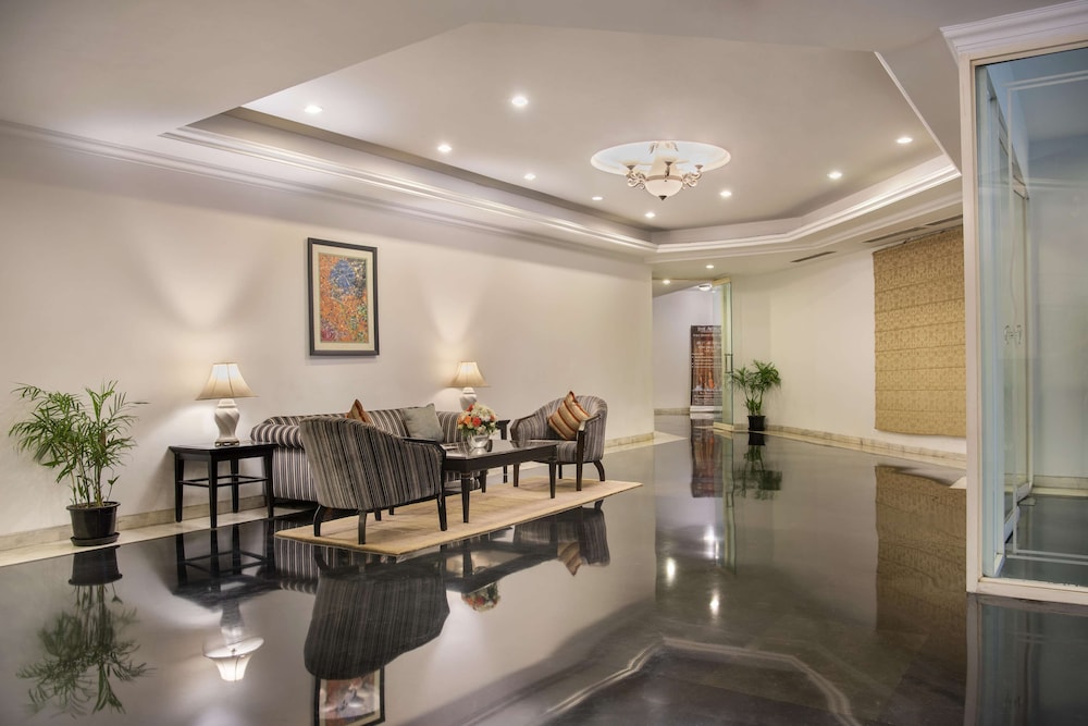 Sarovar Portico Surajkund Faridabad 28/38