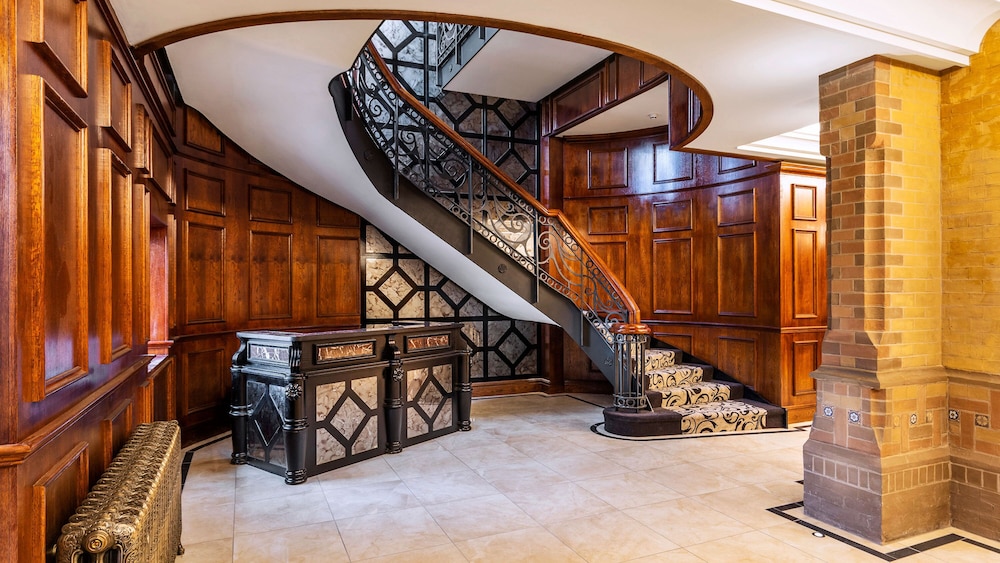 Aldwark Manor Estate 39/46