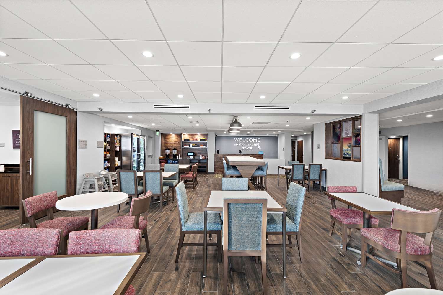 restaurant cafeteria