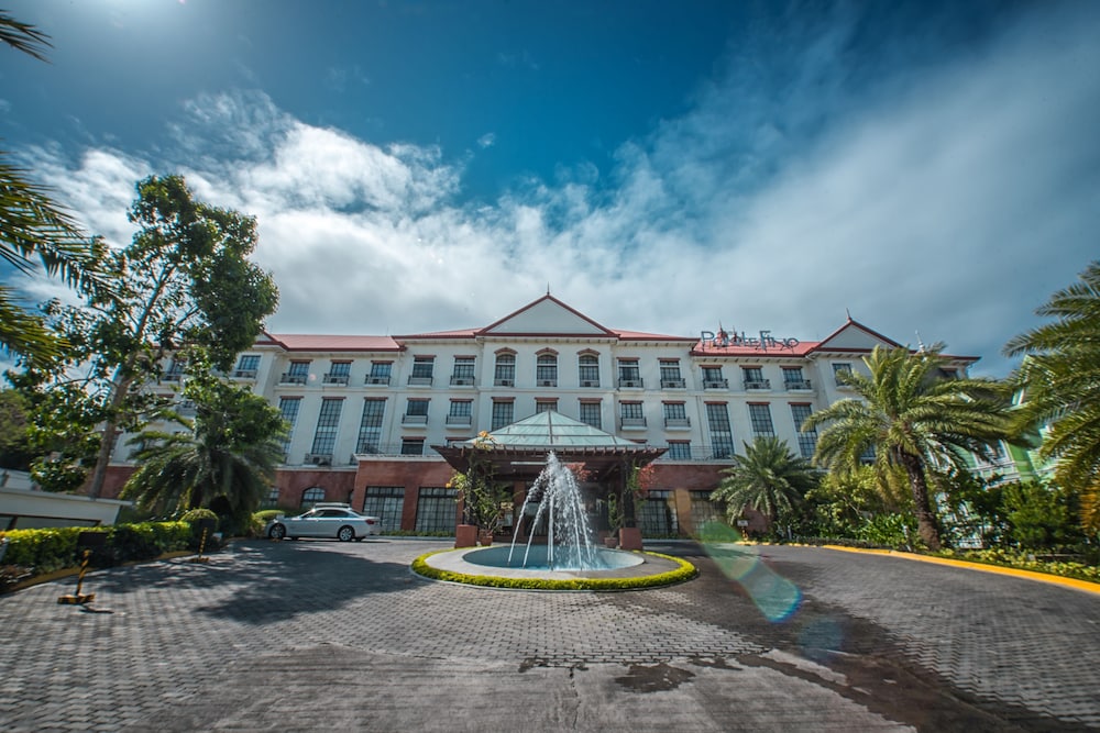 PonteFino Hotel & Residences in BATANGAS