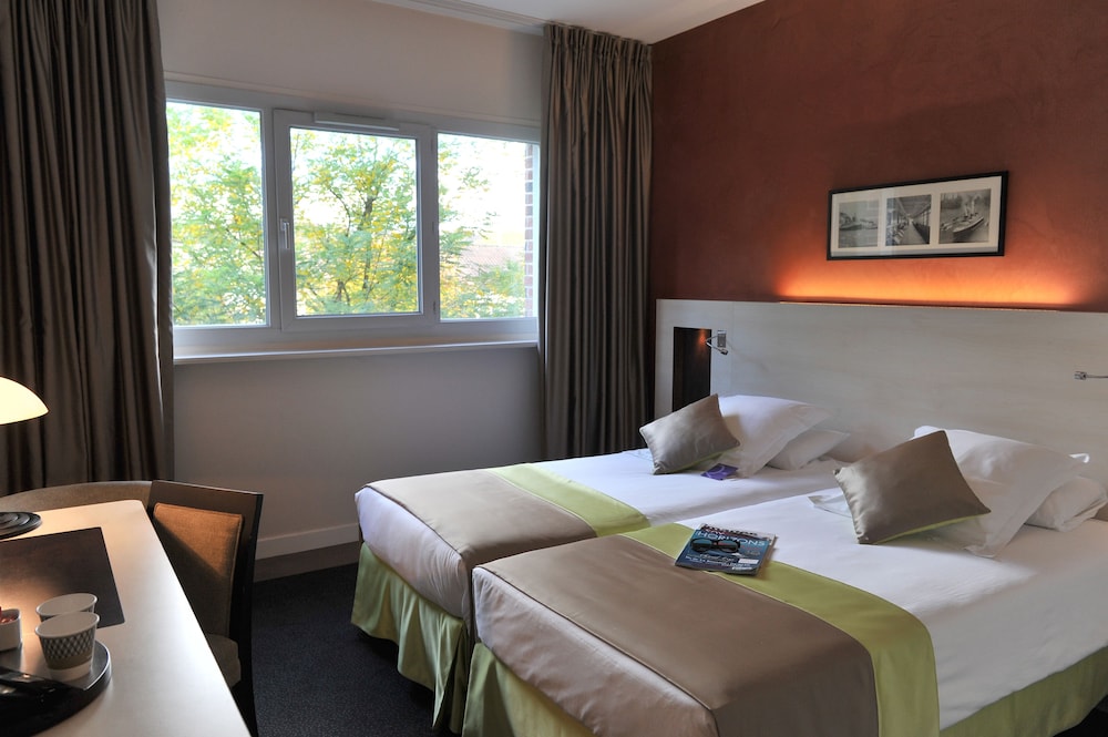 Mercure Maurepas Saint Quentin 25/70