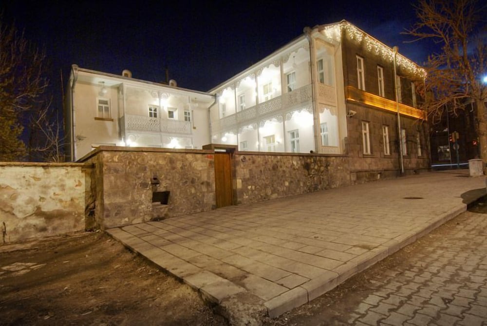Kar-s Hotel 25/50