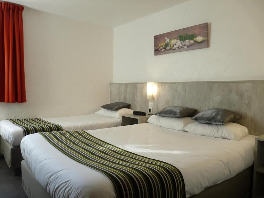 Brit Hotel Bosquet 11/50