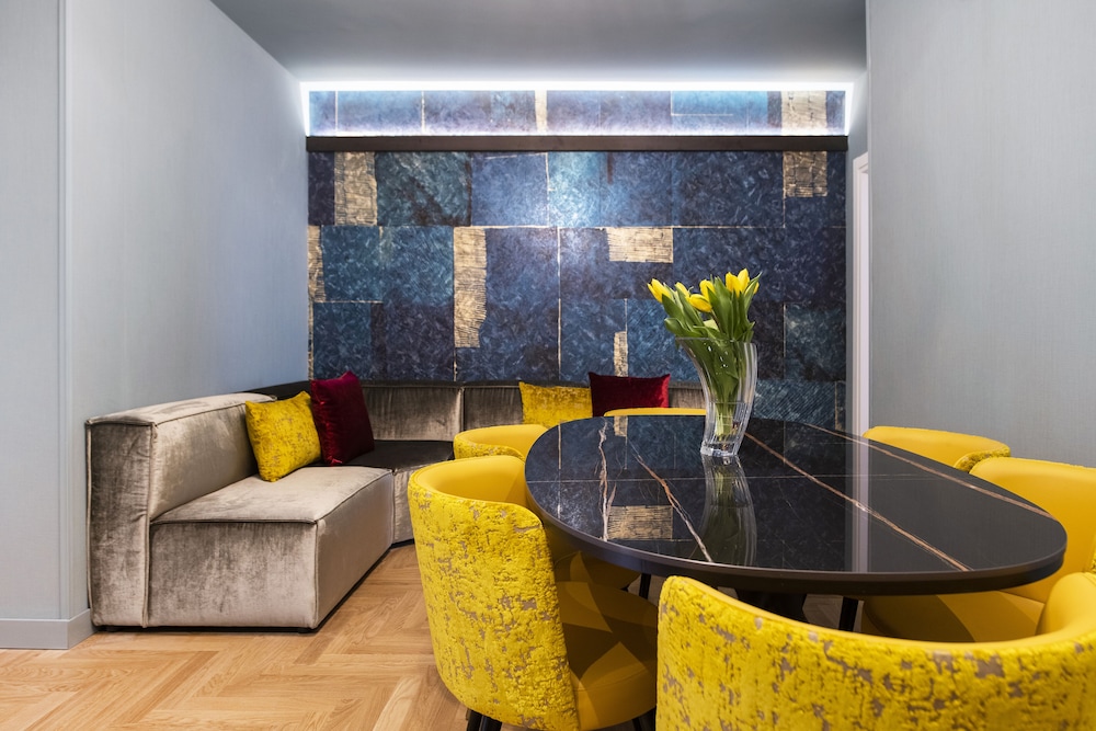 Hotel 55 Fiftyfive 49/68