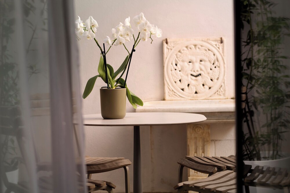 Palazzo delle Pietre Luxury Apartments 7/50