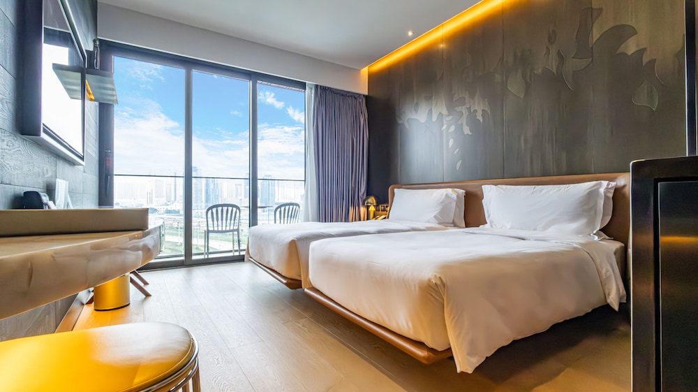 COTAI, PREMIUM, TWIN BEDS, BALCONY