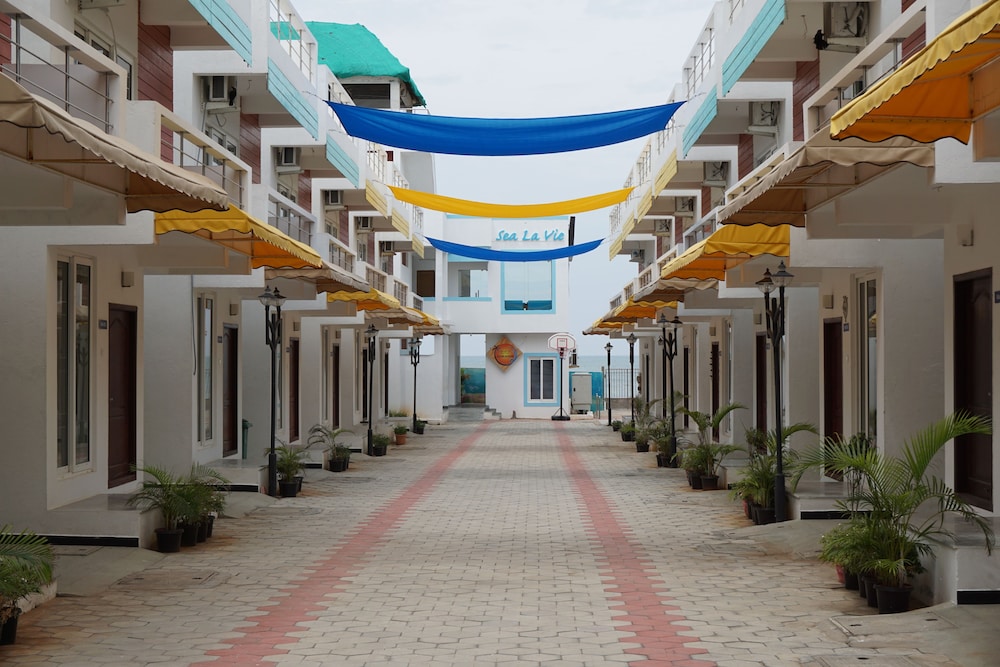 Sea La Vie Covelong Beach Resort 32/50
