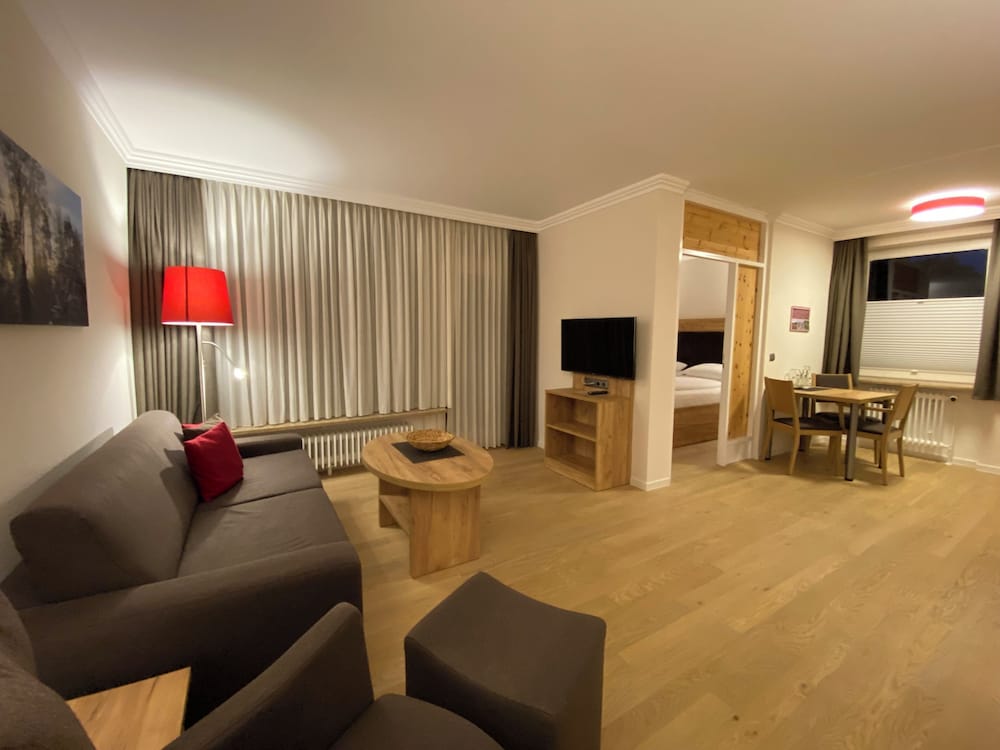 Sonnenhügel Hotel & Ferienwohnungen 48/69