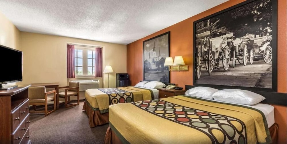 Super 8 by Wyndham New Orleans 23/43